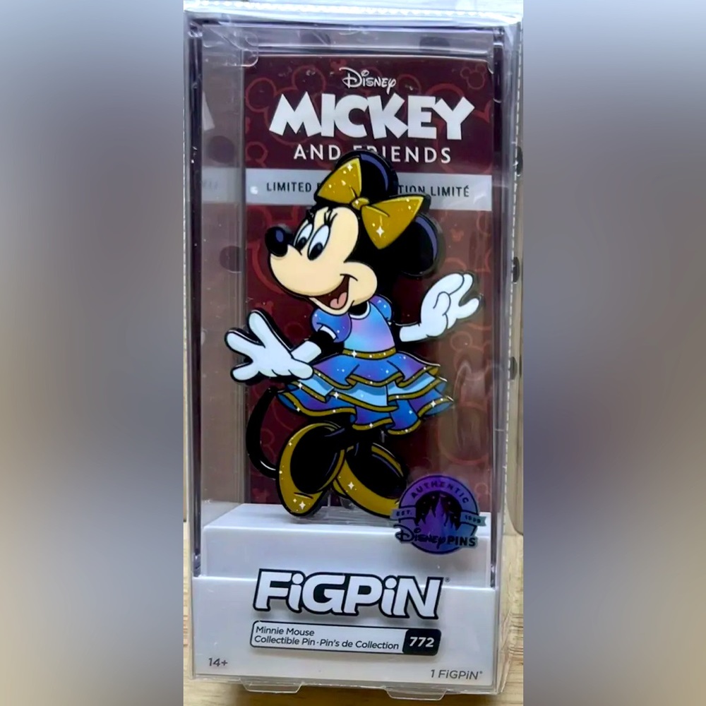 FiGPiN Disney Parks Exclusive Minnie Mouse LR Pin #772